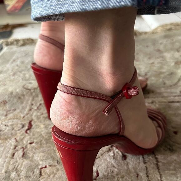 Vintage Marc Jacobs red leather strap 4” heels. - Picture 3 of 7